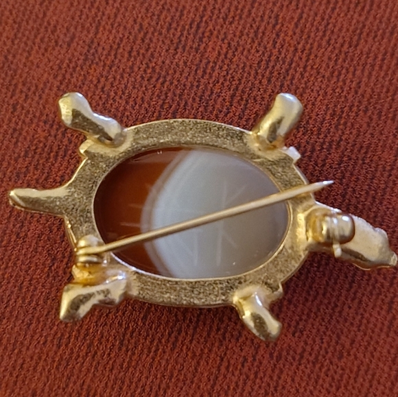 VINTAGE AGATE TURTLE BROOCH - Picture 7 of 8